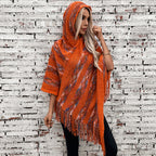 Damen Strickponcho mit Kapuze und fransigem Design