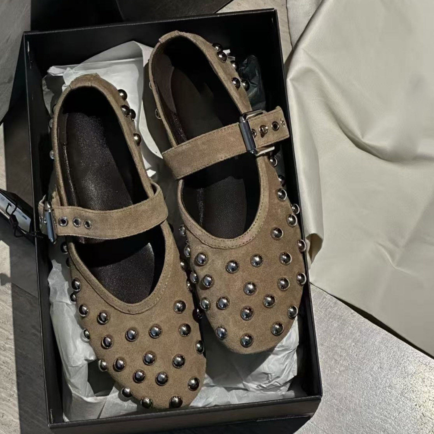 Damen Modische Ballerinas mit dekorativen Schmuckdetails