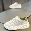 Damen Sportliche Sneaker mit texturierter Oberfläche und dämpfender Sohle R&B