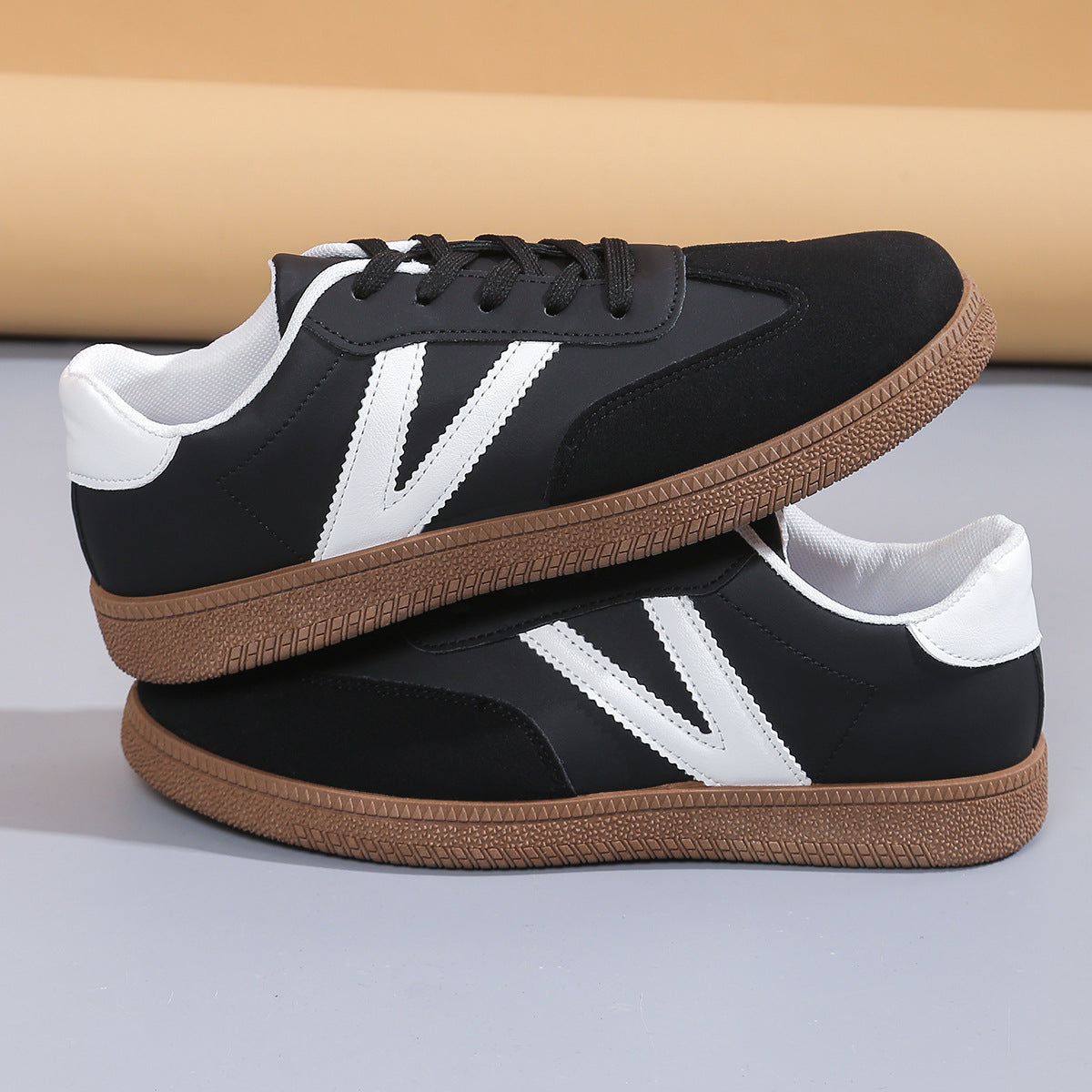 Damen Sportliche Sneakers mit trendiger Gummisohle und atmungsaktivem Obermaterial R&B