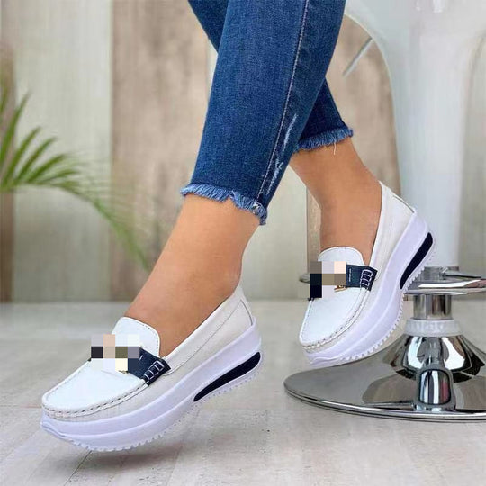 Damen bequeme Slip-On Mokassins mit strukturierten Details und rutschfester Sohle R&B