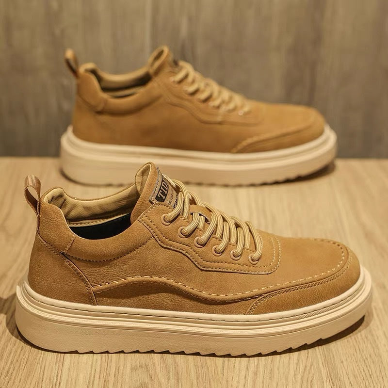 Damen Sneakers mit robustem Obermaterial und dämpfender Sohle