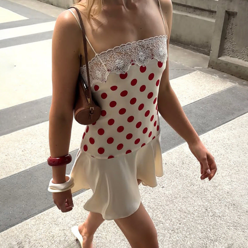 Damen Freizeitchic Minikleid mit bezaubernden Spitzenakzenten und Punkten R&B