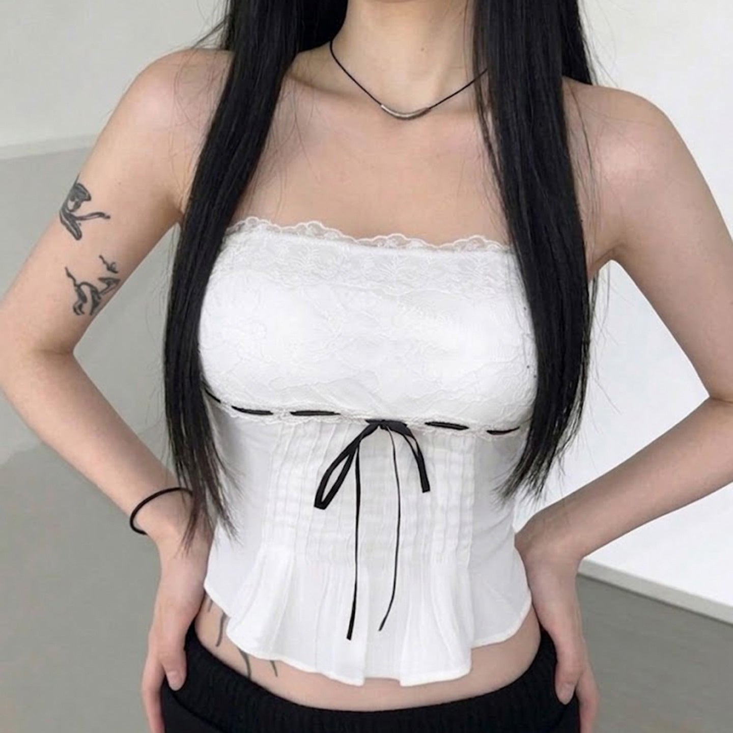 Damen-Spitzen-Bandeau-Top mit Raffungen und dekorativem BindR&Band R&B