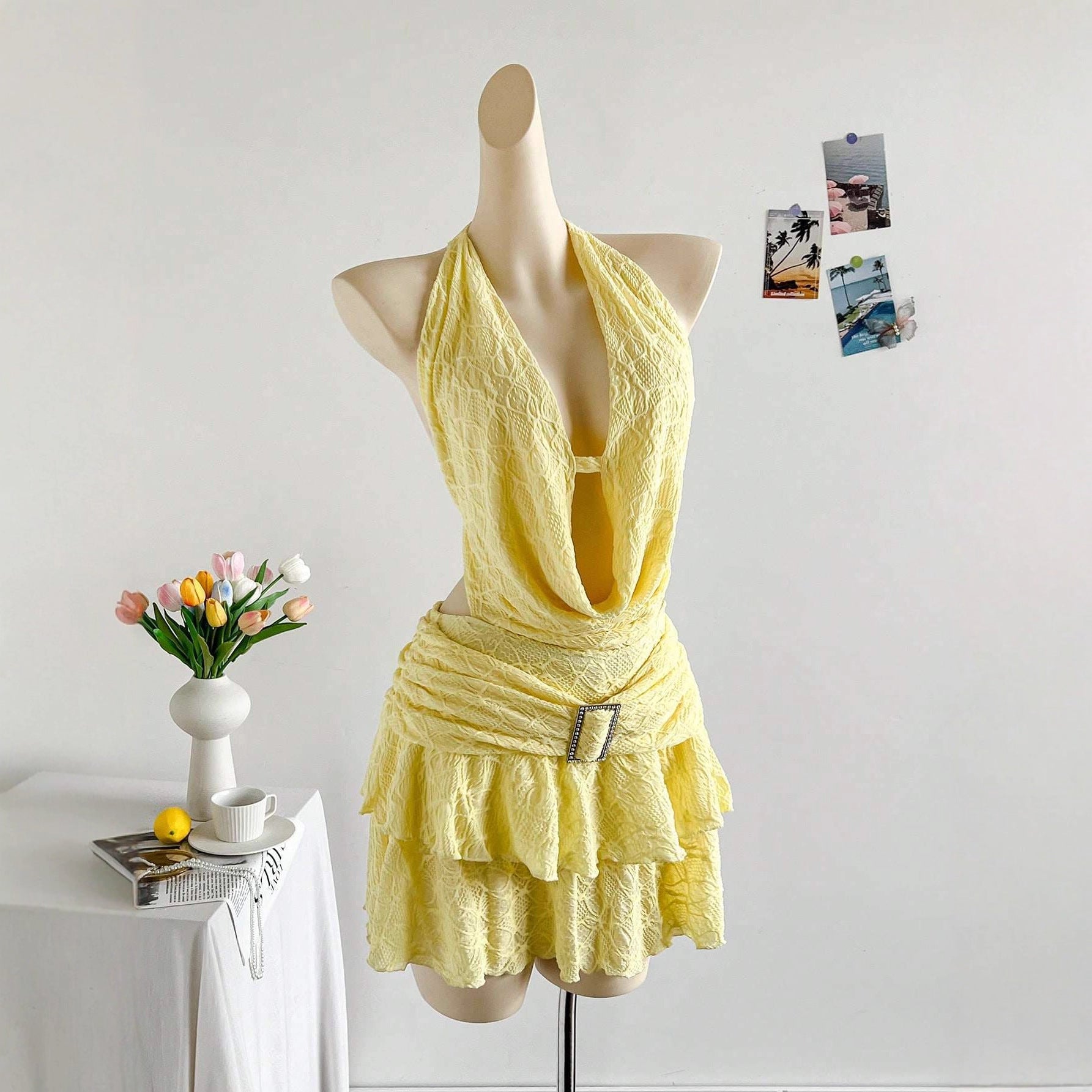 Damen Minikleid mit raffiniertem Wickel-Ausschnitt und dekorativen Rüschen R&B