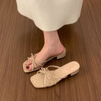 Damen elegante Riemchen-Pantoletten mit modischem Schnitt und bequemer Sohle R&B