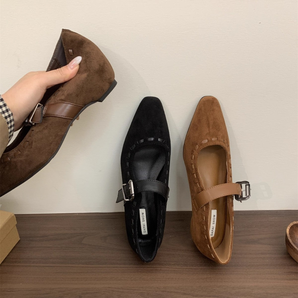 Damen elegante Mary Janes mit modischer Schnalle und hochwertiger Wildlederoberfläche R&B