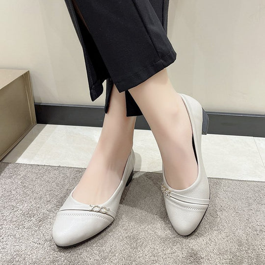 Damen elegante Pumps mit modischem Riemen und funkelndem Schmuckdetail R&B
