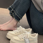 Damen Plateausneaker mit modischen Designelementen und komfortabler Dämpfung