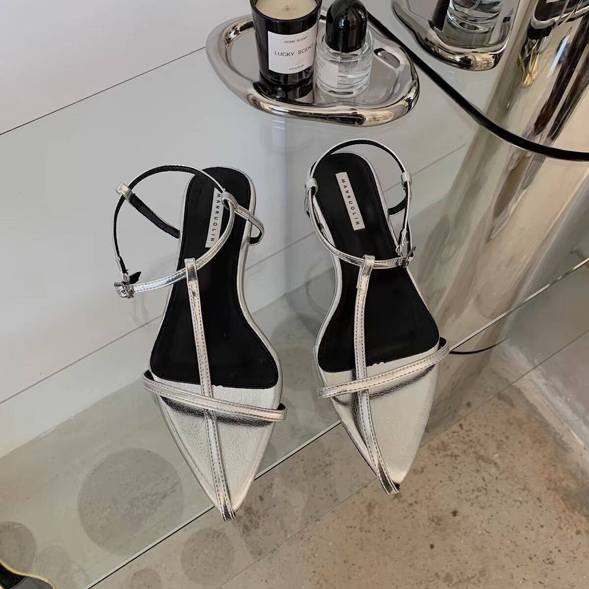 Damen elegante T-Strap Sandalen mit verstellbarem Riemen und komfortabler Sohle R&B