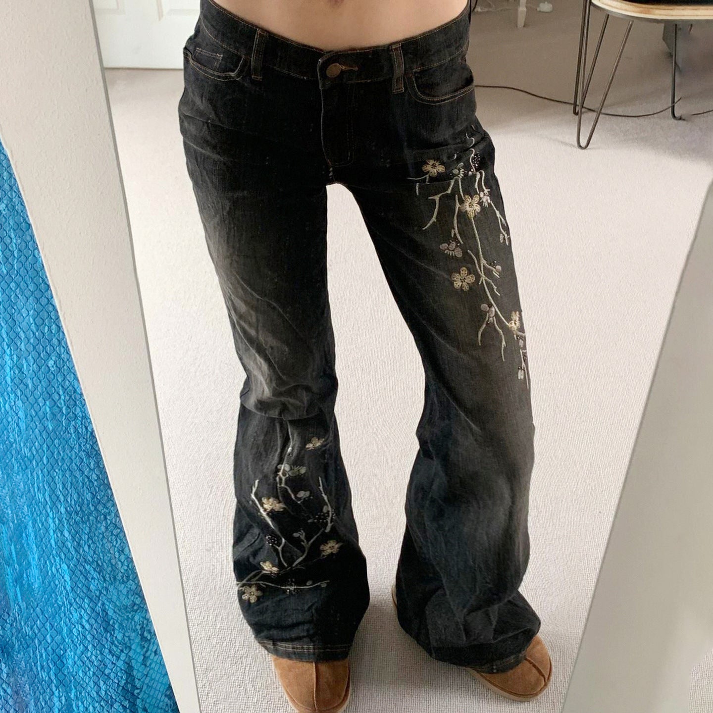 Damen Flared Jeans mit floralem Stickdesign und hohem Taillenbund R&B