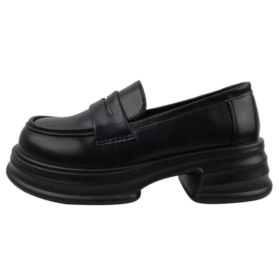 Damen modische Loafers aus glänzendem Material mit breitem Sohlenprofil R&B