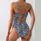 Damen Einteiler Badeanzug mit tiefem V-Ausschnitt und schnittigen Cut-Outs R&B