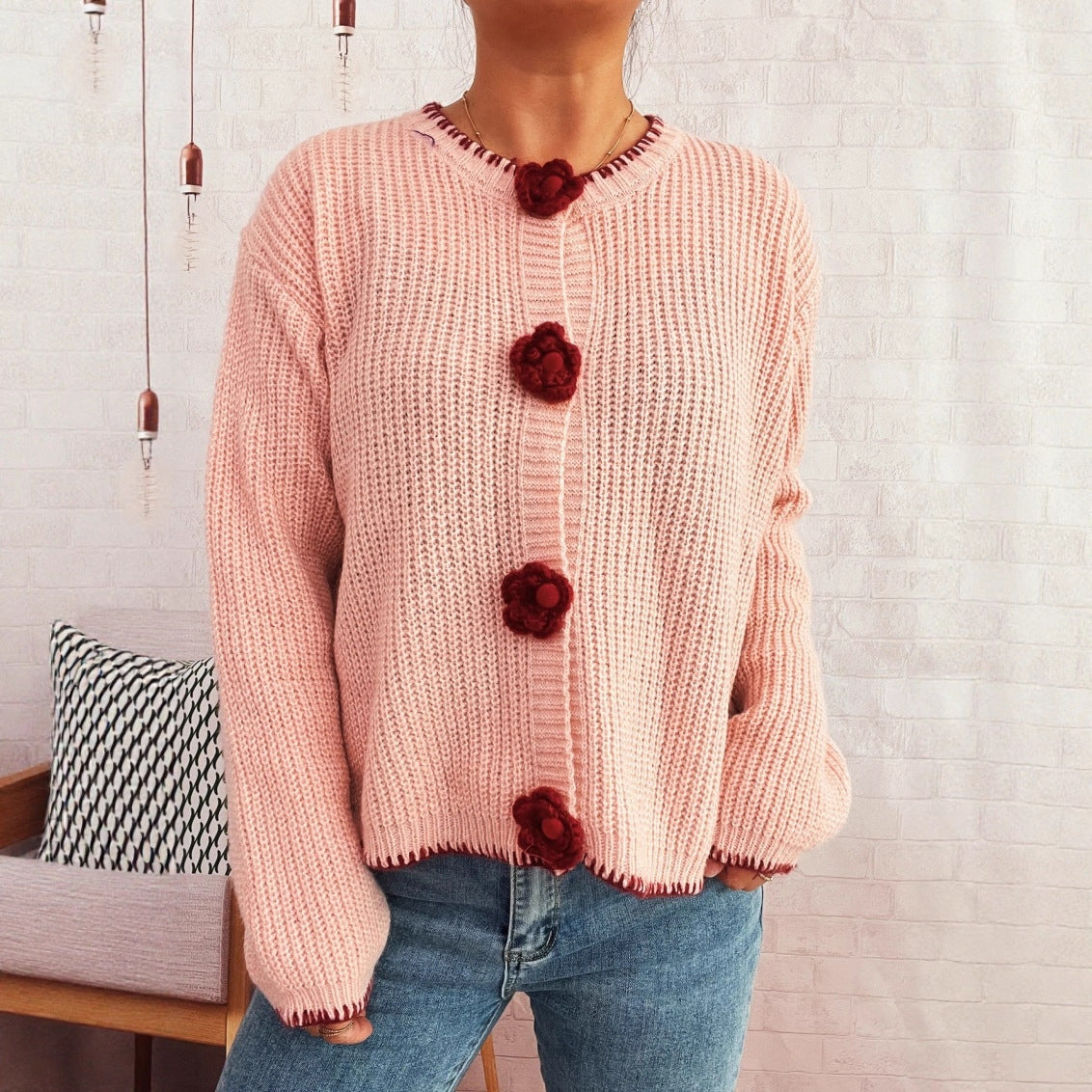 Damen Strickjacke mit floralen Knopfdetails und lässigem Schnitt R&B
