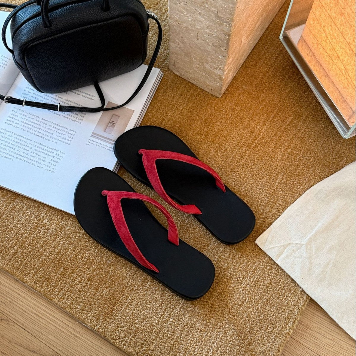 Damen Komfortable Zehentrenner-Sandalen mit ergonomischem Fußbett und weichem Riemendesign