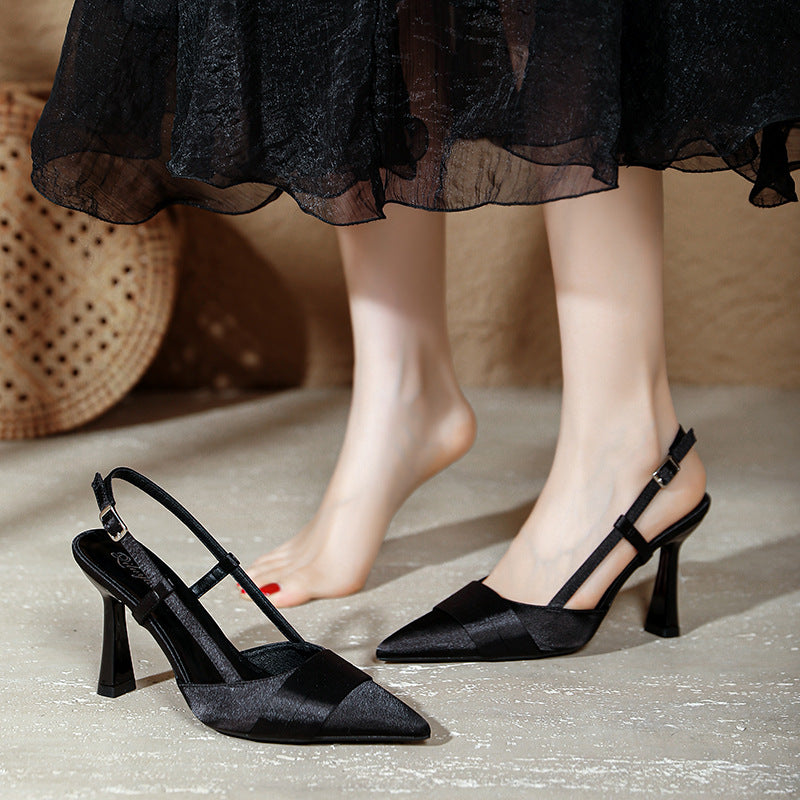 Damen Slingback-Pumps mit elegantem spitz zulaufendem Design und komfortablem Riemen