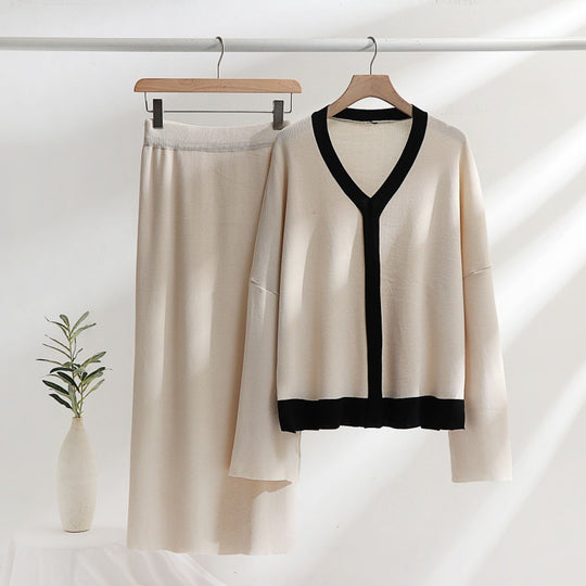 Damen elegantes Strick-Kombinationsset mit tiefem V-Ausschnitt und Kontrastdetails R&B
