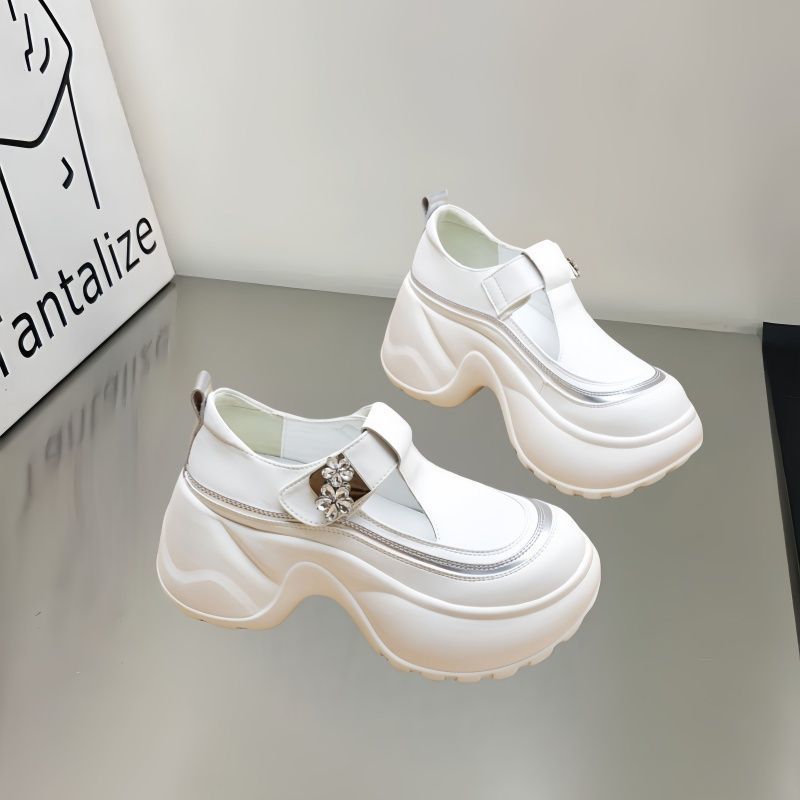 Damen modische Clogs mit auffälligem Absatz und Schmuckdetails R&B