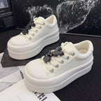Damen Plateau Sneaker mit trendigem Design und elastischen Schnürsenkeln