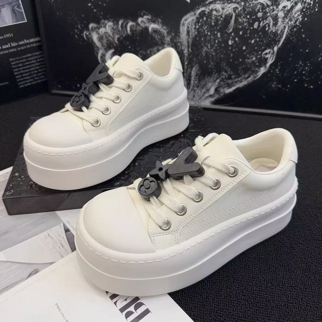 Damen Plateau Sneaker mit trendigem Design und elastischen Schnürsenkeln