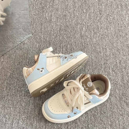 Damen modische Sneakers mit einzigartigen Detailapplikationen und komfortabler Sohle R&B