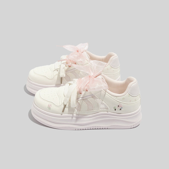 Damen Sportliche Sneaker mit dekorativen Details und atmungsaktiven Netz-Einsätzen R&B