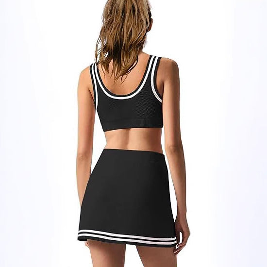 Damen Sport-Set mit figurbetontem Crop-Top und Minirock R&B