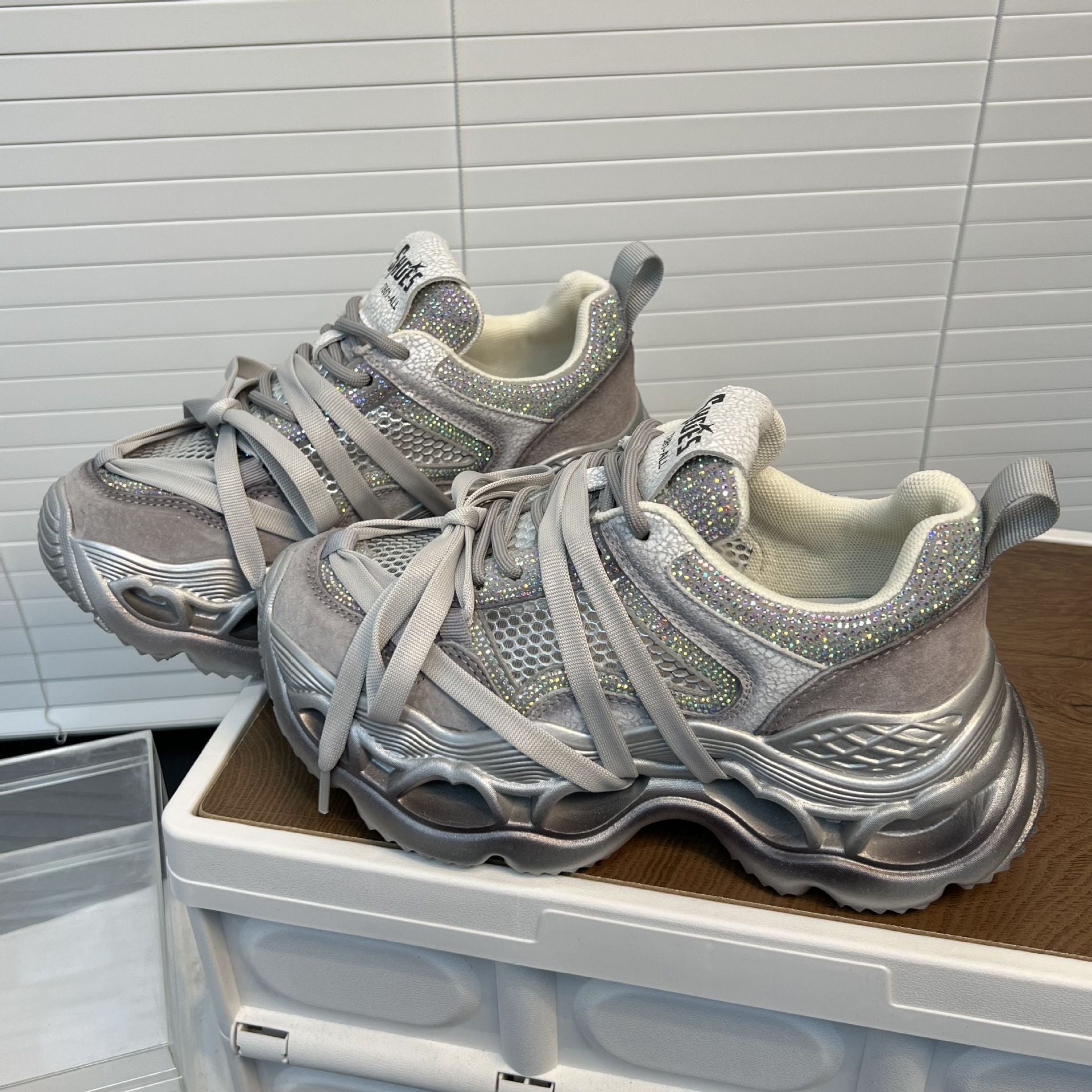 Damen Sportliche Chunky Sneakers mit funkelnden Applikationen und innovativem Dämpfungssystem R&B