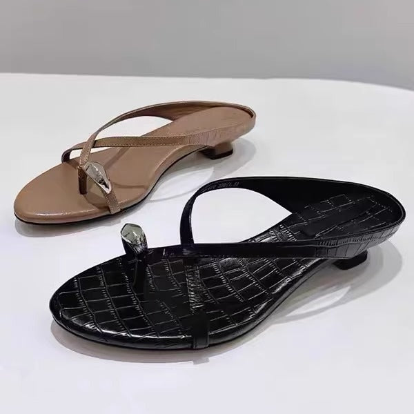 Damen elegante Zehentrenner-Sandalen mit modischem Riemendesign und dekorativem Schmuckdetail R&B