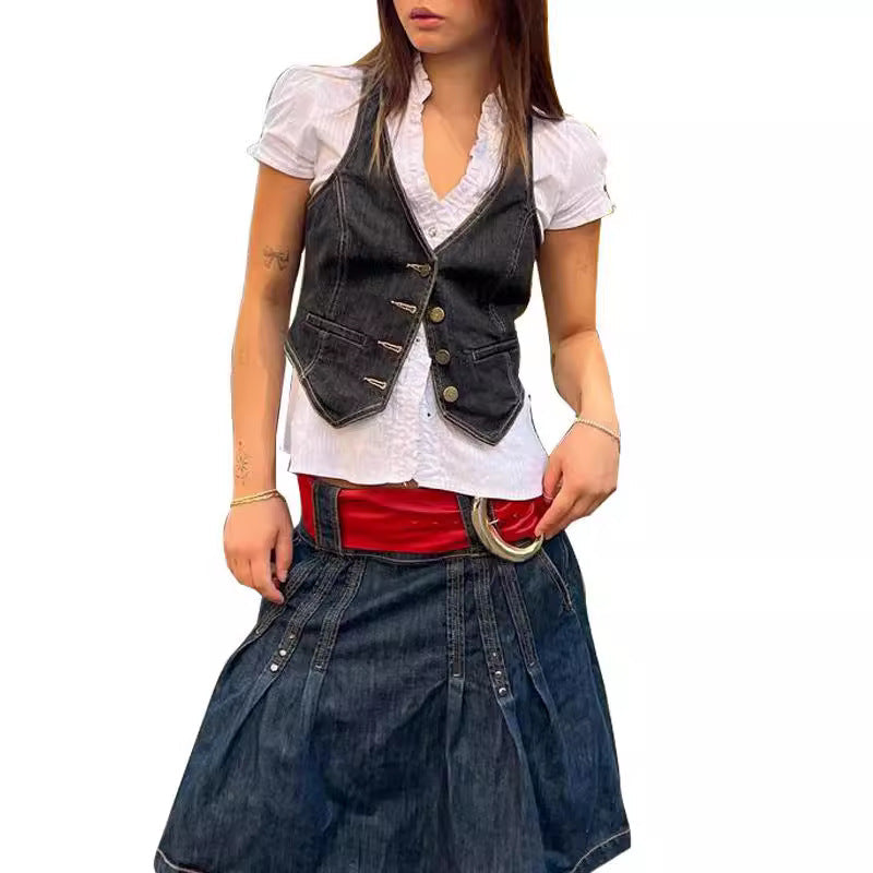Damen Denim-Weste mit eleganten Knopfdetails und modernen Taschen R&B