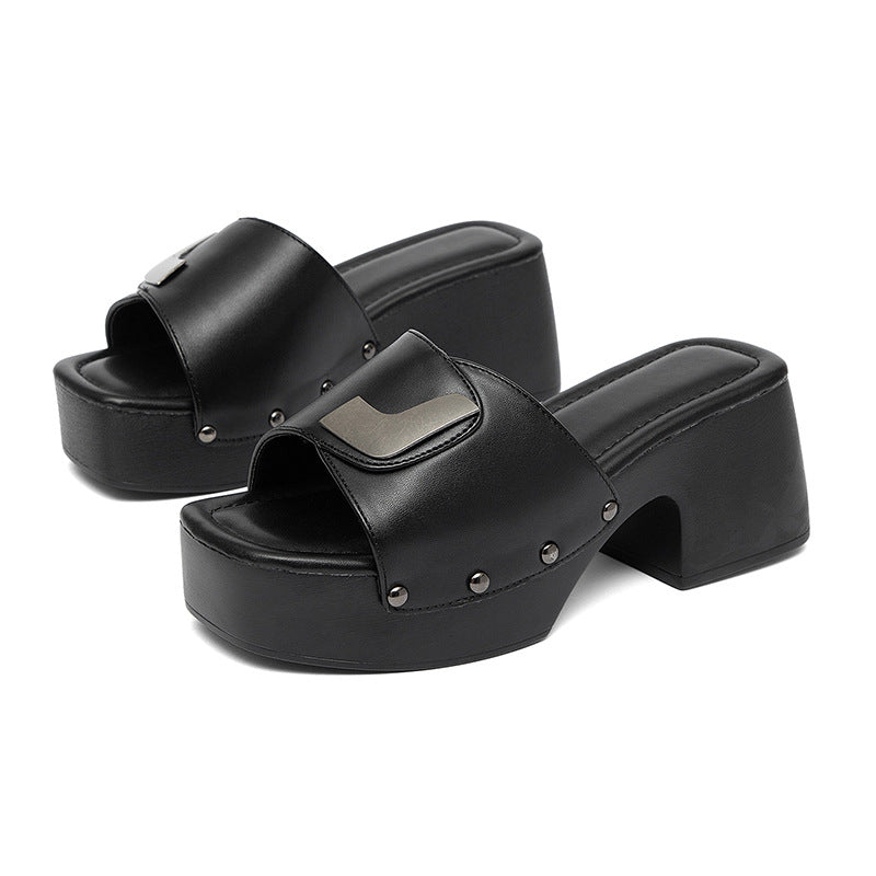 Damen modische Mules mit goldfarbener Schnalle und breitem Blockabsatz R&B