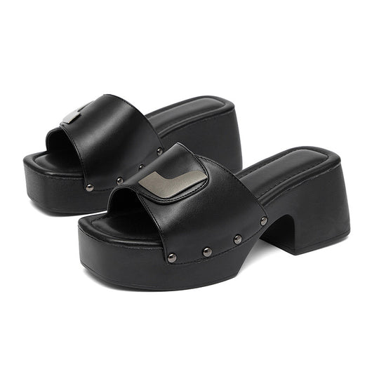 Damen modische Mules mit goldfarbener Schnalle und breitem Blockabsatz R&B