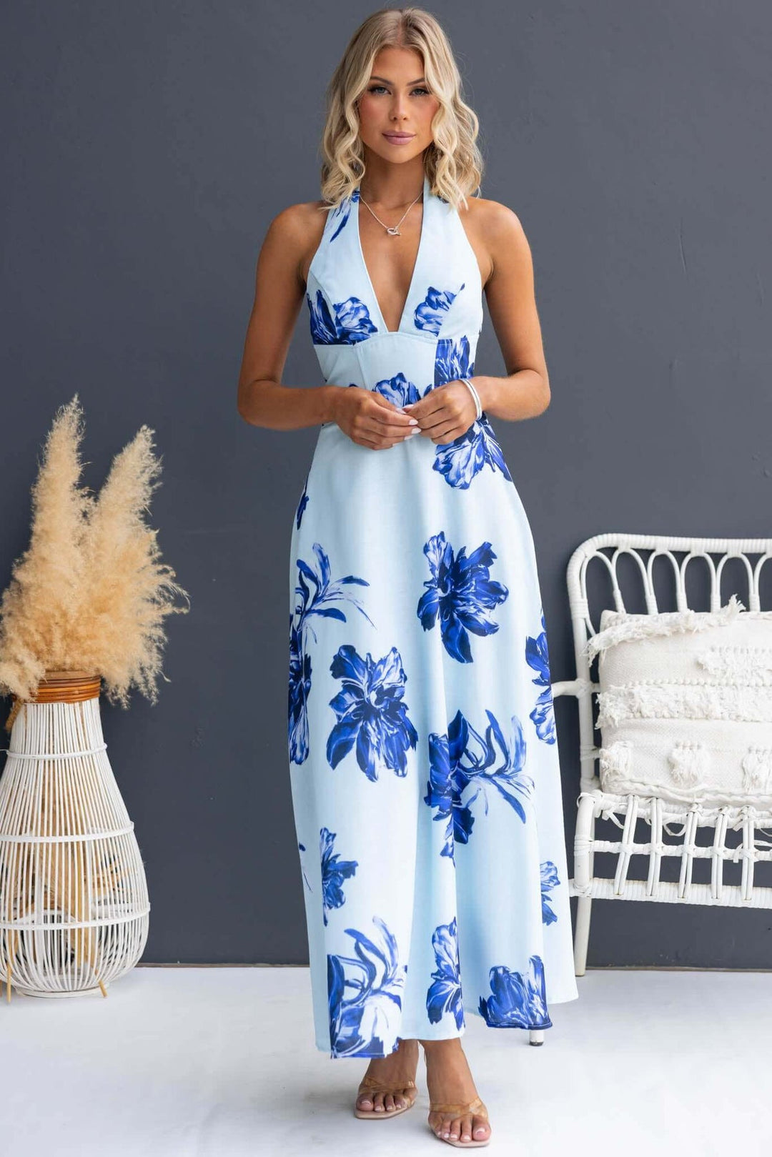 Damen Maxikleid mit tiefem V-Ausschnitt und floralen Akzenten R&B