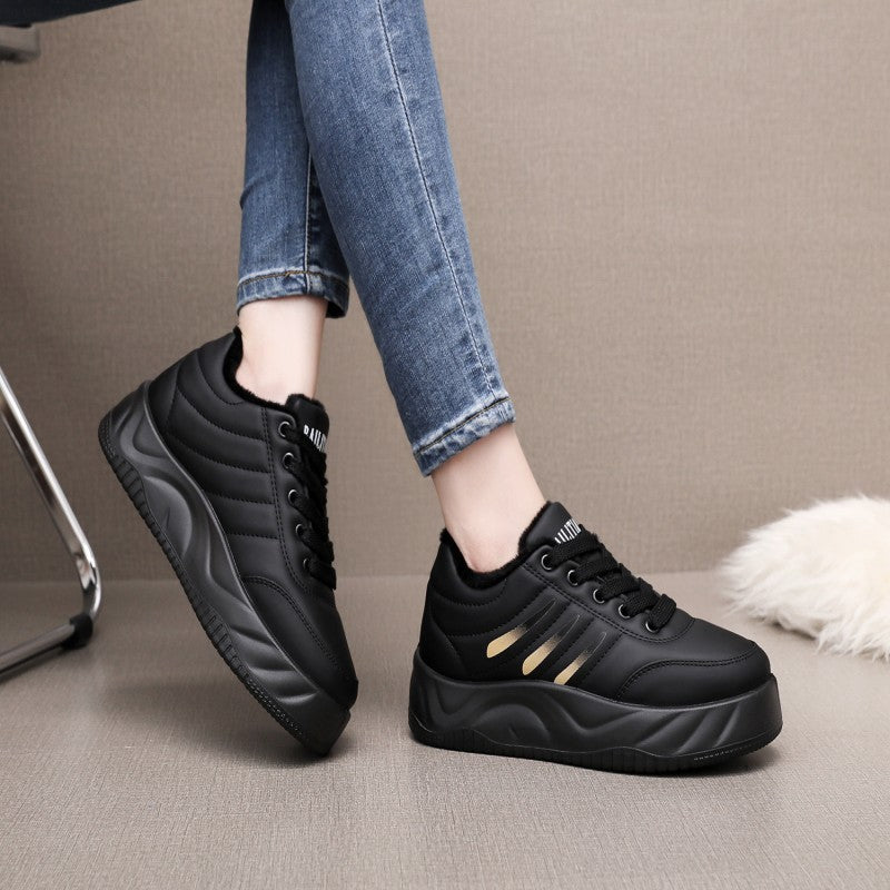 Damen sportliche Sneaker mit rutschfestem Profil und wärmendem Innenfutter