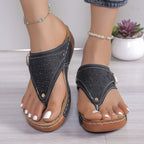 Damen Flip-Flops mit modisch perforiertem Obermaterial und bequemer Fußbettgestaltung R&B