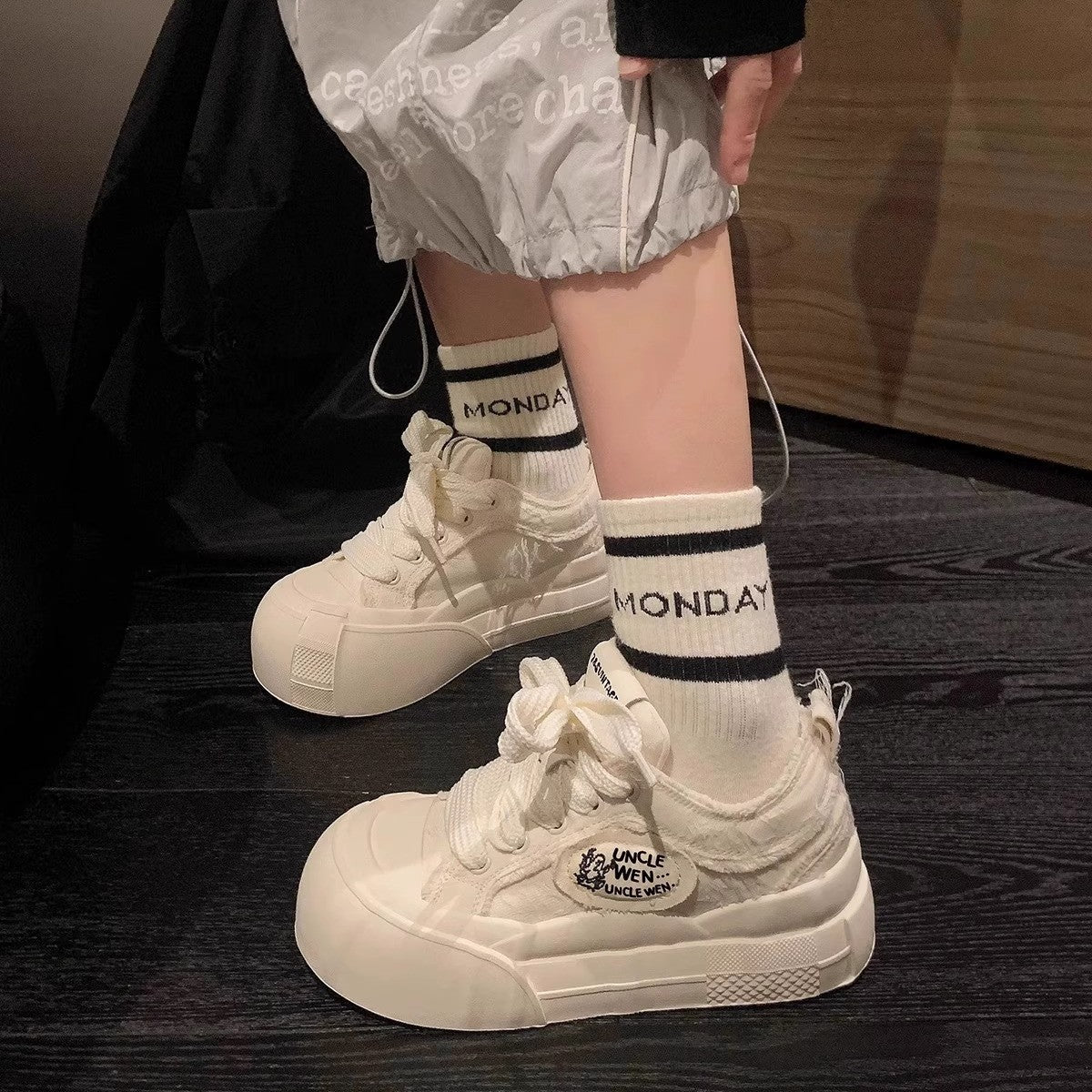 Damen Sportliche Plateau-Sneaker mit breiter Sohle und verspieltem Design R&B