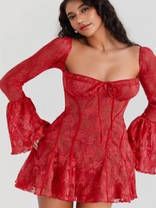 Damen Verspieltes Spitzenkleid im Boho-Stil mit langen Ärmeln und zarter Raffung R&B