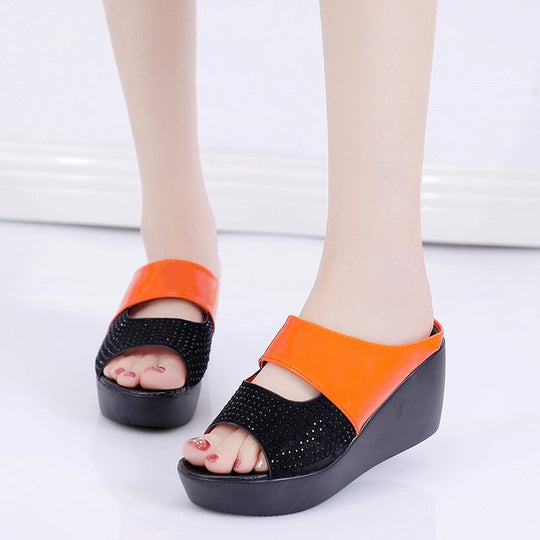 Damen Wedge-Pantoletten mit komfortabler dämpfender Sohle und eleganter Dekorverzierung R&B