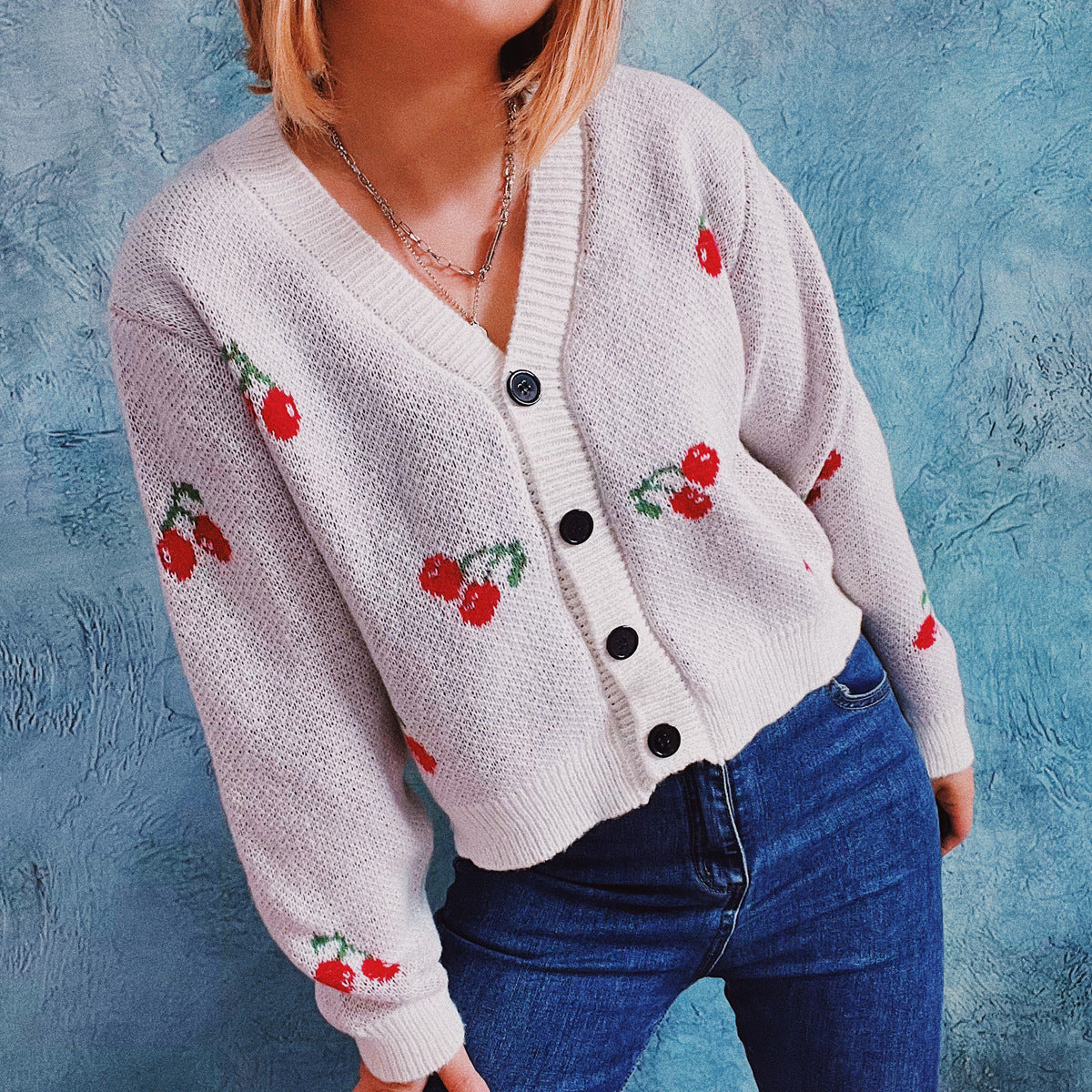 Damen Strickjacke im fröhlichen Kirschmotiv R&B