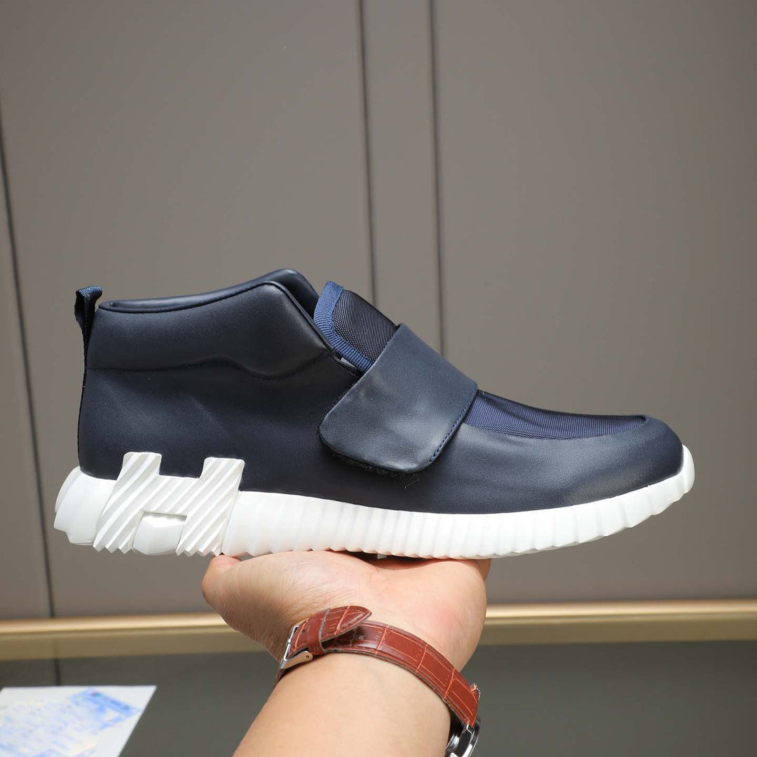 Damen Sportliche Slip-On Sneakers mit modernem Verschlussmechanismus R&B