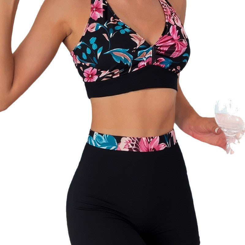Damen Sportliches Badeoberteil und High-Waist Short R&B