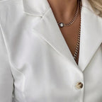 Damen Elegante Kurzjacke mit goldenen Knopfdetails R&B