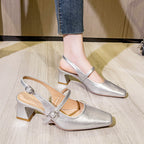 Damen Slingback-Pumps mit elegantem Blockabsatz und verziertem Riemen