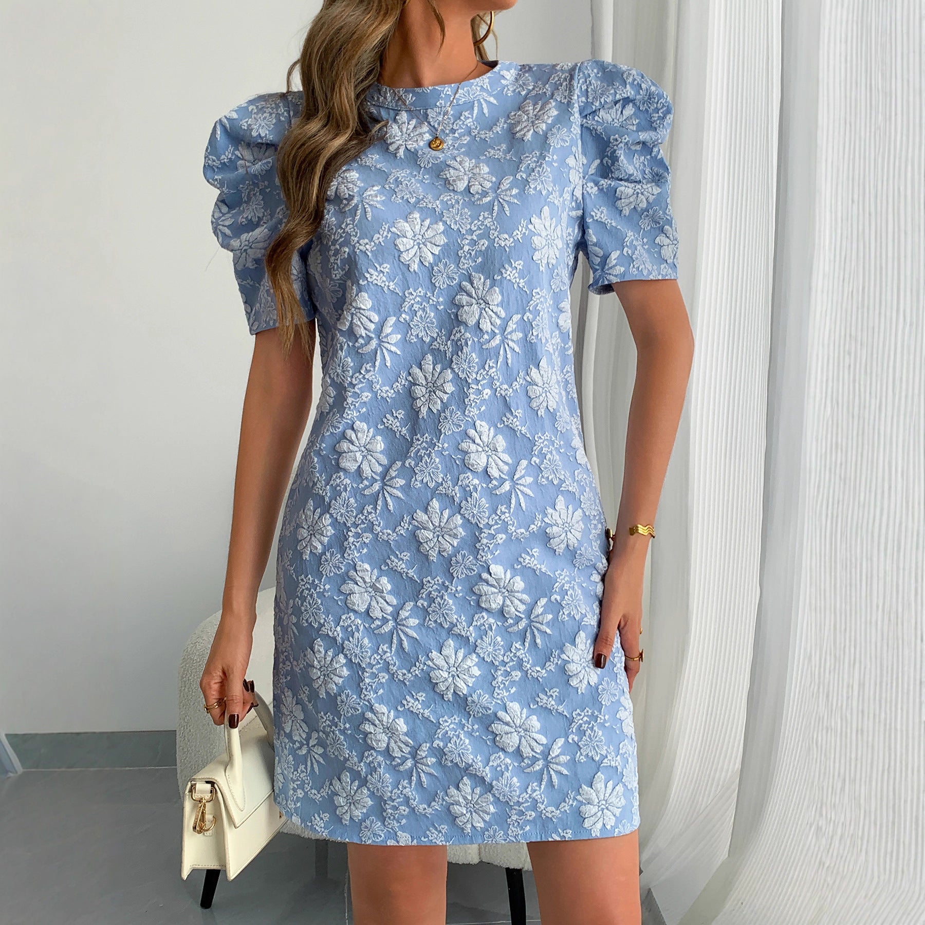 Damen nan florales Jacquard-Minikleid mit gestuften Puffärmeln R&B