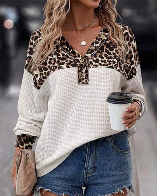 Damen nan lockeres Waffelstrick-Langarmshirt mit Leoprint-Passe und Henley-Knopfleiste R&B
