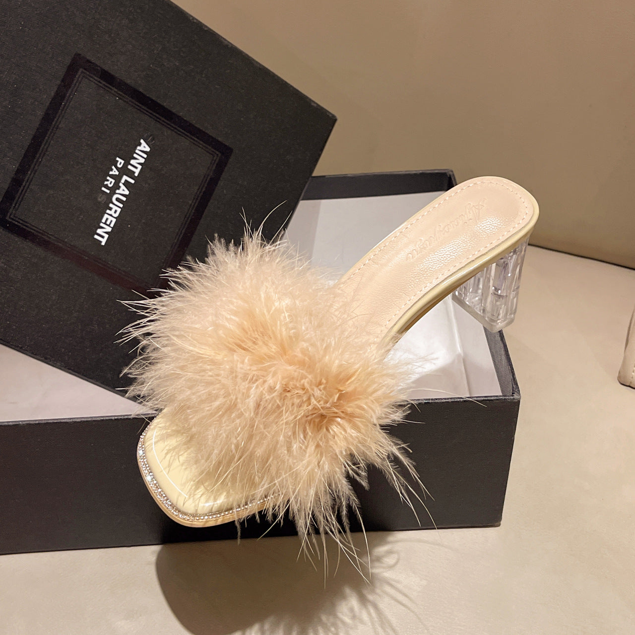 Damen Elegant und glamouröse Pantoletten mit flauschiger Applikation EB