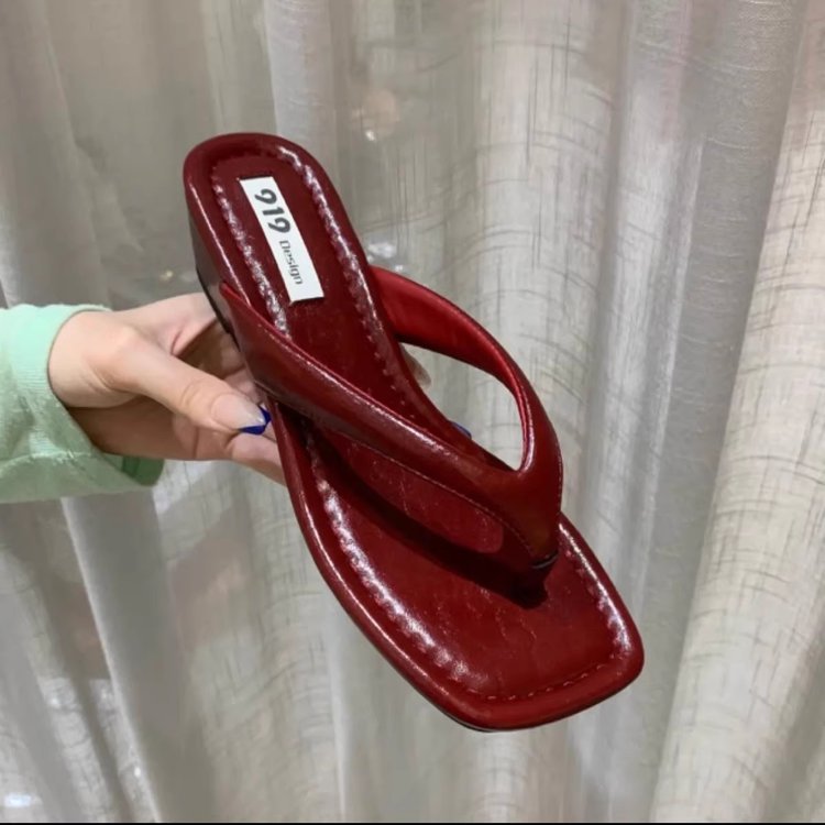 Damen komfortable Pantolette mit modischem Punktdesign R&B