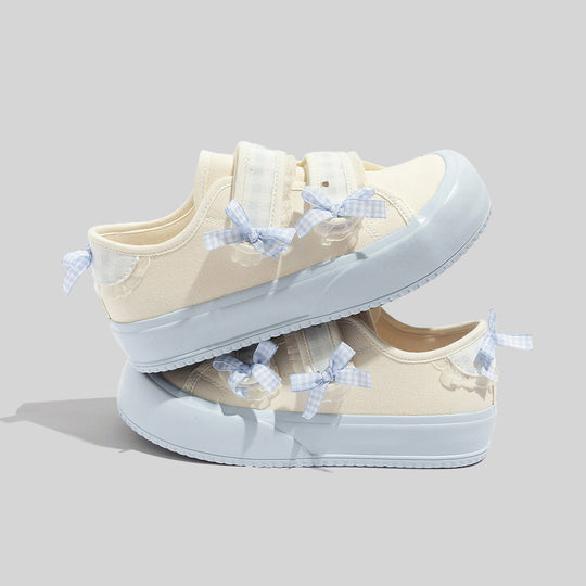 Damen Sneakers mit verspieltem Riemenverschluss und dekorativen Schleifen R&B