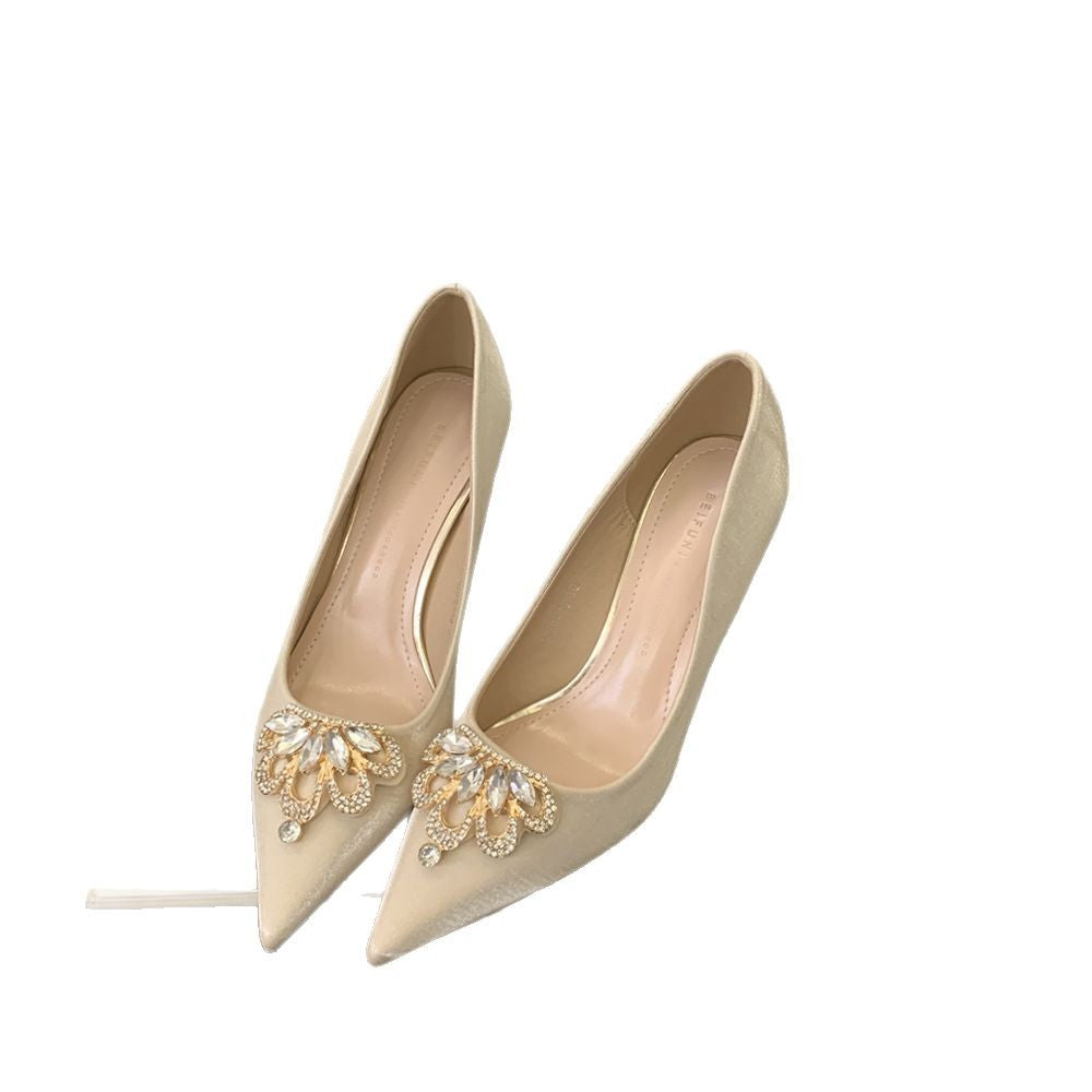 Damen Elegante High Heels mit funkelnden Perlenakzenten und schmalem Absatz R&B