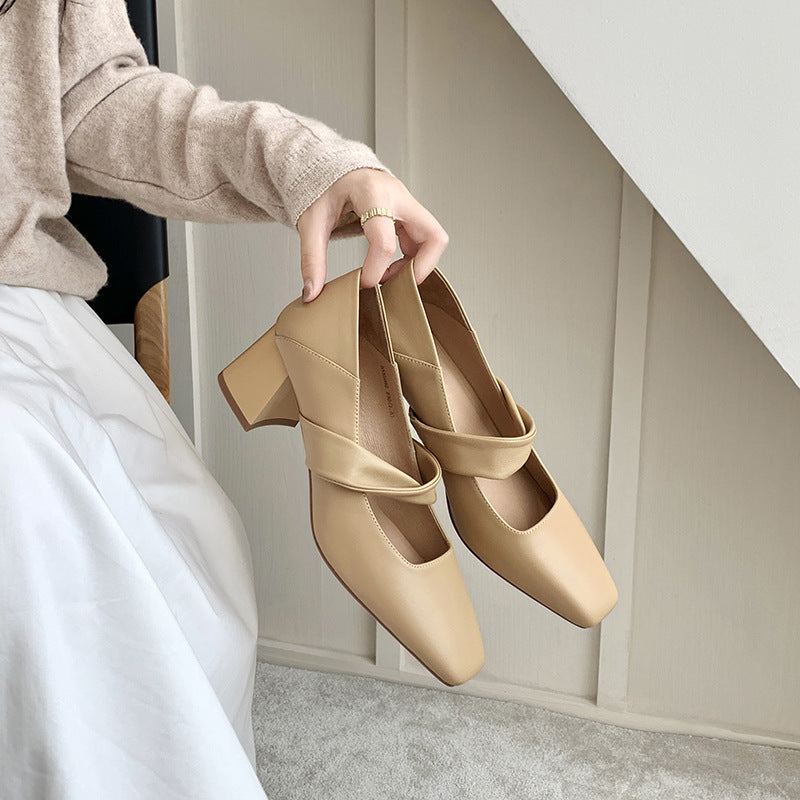 Damen elegante Berufsschuhe mit moderner geschwungener Riemchenverzierung und stabiler Absatzhöhe R&B